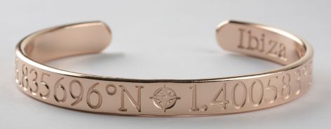 Armspange Ibiza mit den Koordinaten 38.835696°N * 1.400583°E